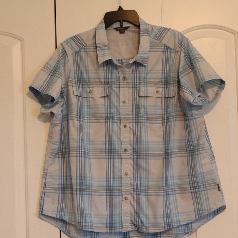 Eddie Bauer short sleeve Button down performance shirt size XXL White/Blue